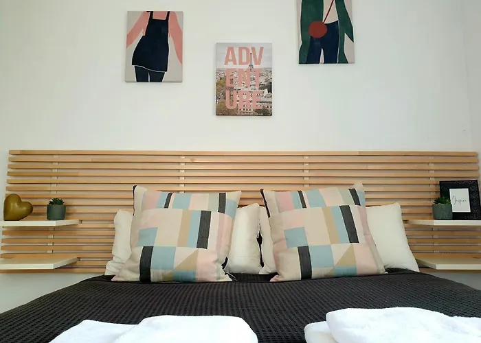 Sherryflat Neira - Parking Апартаменти