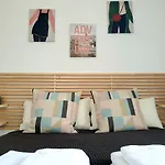 Sherryflat Neira - Parking Apartmán