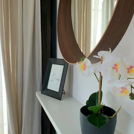 Апартаменты Sherryflat Neira - Parking